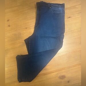 Woman’s Sz 18 Gloria Vanderbilt Amanda Style Capris